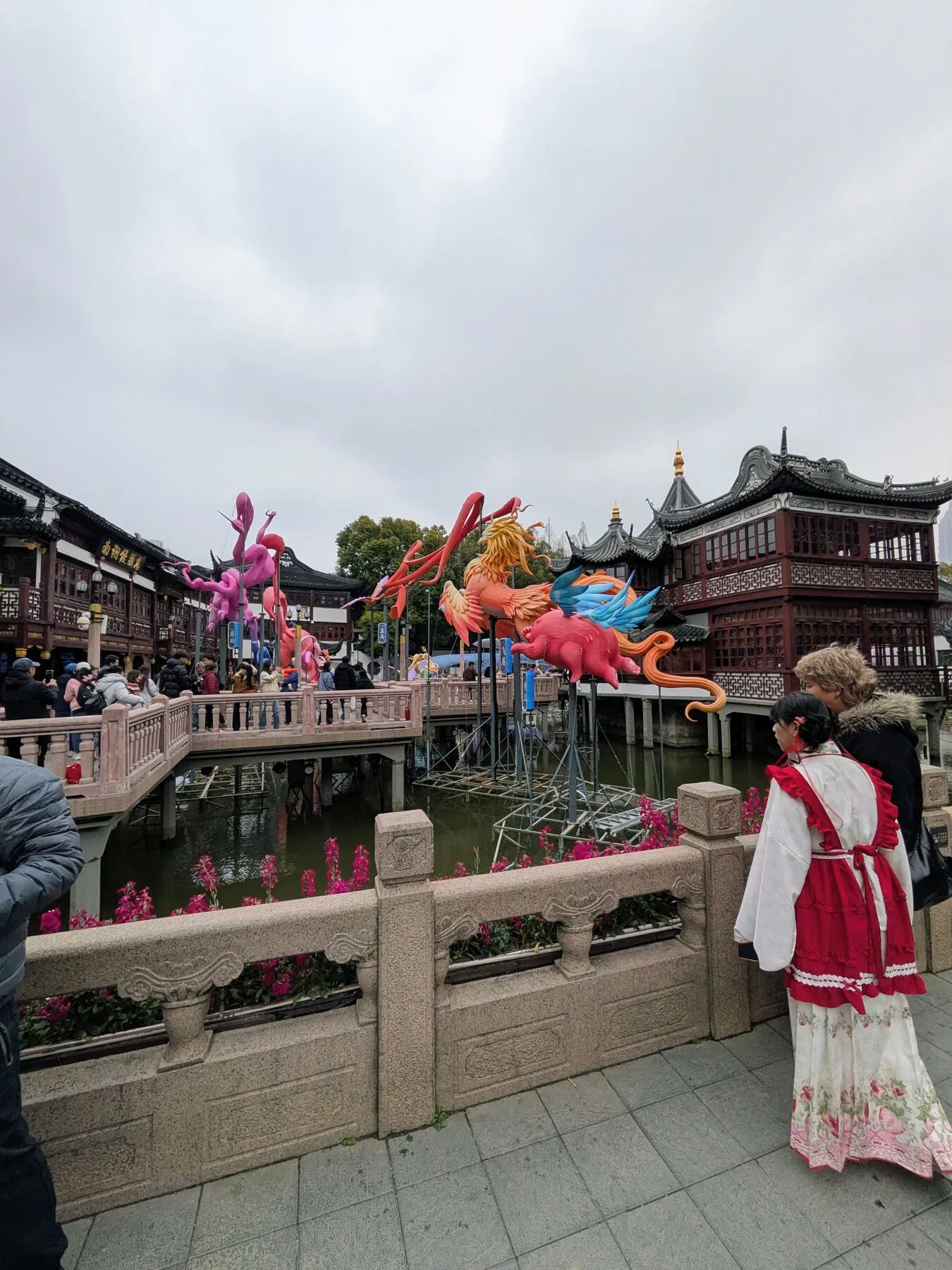 The famous zigzag Jiuqu Bridge